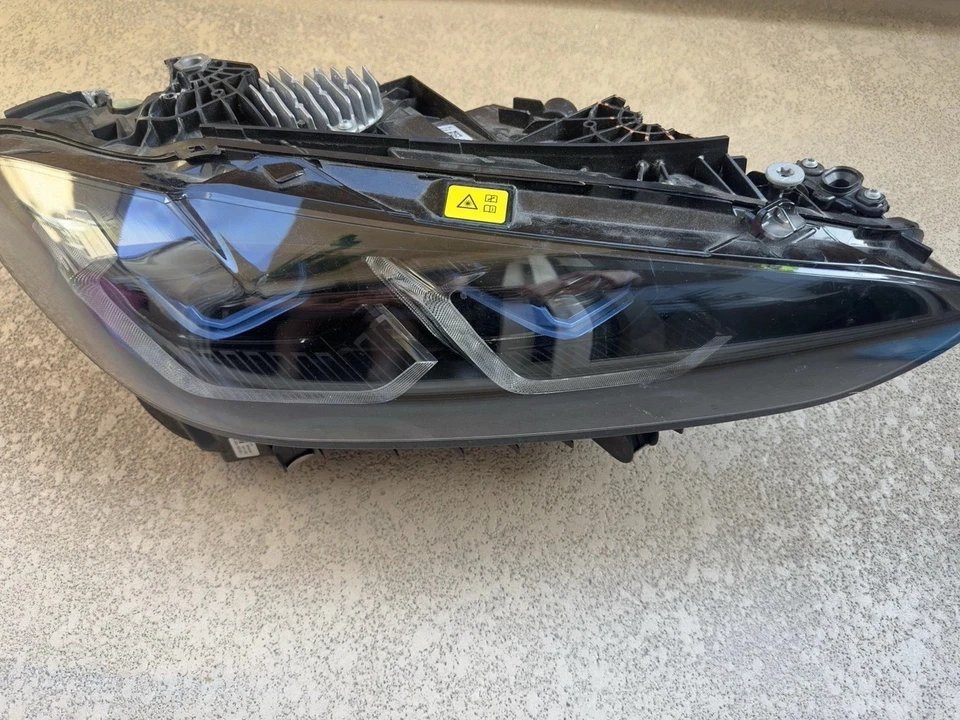 FARO LÁSER DERECHO BMW M3 Competition G22 G26 G80 genuino 63118084896 con módulos Foto 1 de 4