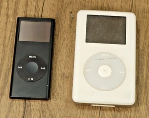 2x Apple iPods - Classic 4th Gen A1099 20GB White/ Black 8GB Nano A1199 - Spares - Picture 1 of 4