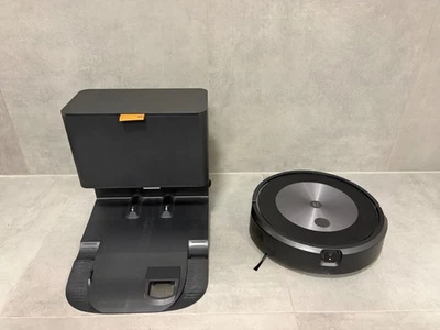 iRobot Roomba j7+ (j755840) Staubsaugerroboter von 2022 - Bild 1 von 4