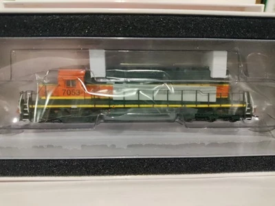 N scale ScaleTrains SD40-2 BNSF # 7053 - Image 1 of 3