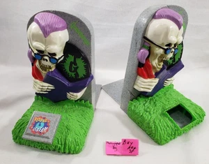 Goosebumps Bookends Book Ends 1996 skeleton tombstone Reading is a Scream - Picture 1 of 5