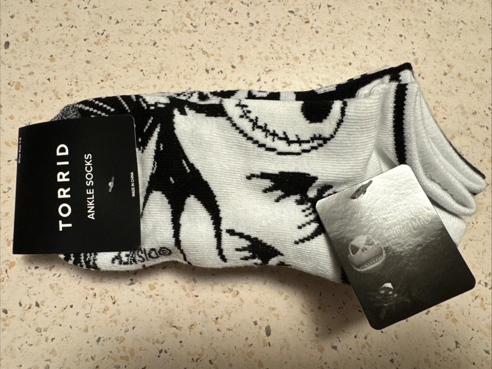 Nuevo con etiquetas Paquete de 5 calcetines al tobillo Torrid Pesadilla antes de Navidad talla 7-9 Foto 1 de 4