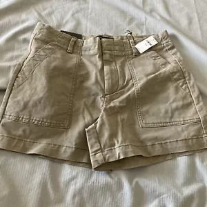 Banana republic women’s 5 inch authentic light khaki shorts 4P $49.99 - Picture 1 of 7