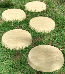6 x Buff Runde Beton Garten Trittsteine 23 cm / 9 Zoll | Herzen - Bild 1 von 5