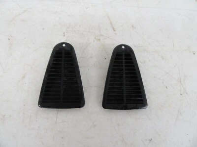 Juego de rejillas de ventilación de sello de puerta Buick Riviera 1990-1993 (2) par OEM #096 Foto 1 de 4