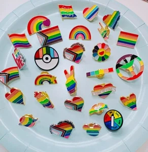 LGBTQ+ Rainbow Pride Emaille Pin (37 Styles) - Emaille Brosche Pride Month Geschenk - Bild 1 von 46
