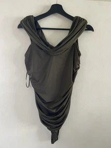Body para mujer Express contorno corporal verde oliva nuevo con etiquetas fruncido lateral fuera del hombro - Imagen 1 de 9