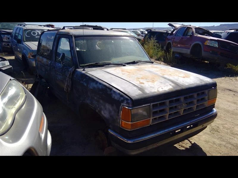 Conjunto de faros izquierdos usados se adapta a: Ford Bronco II 1989 cromo Dr izquierdo grado A Foto 1 de 4