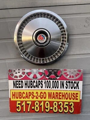 "Ford Courier 1979-82 tapacubos 1 usado raro rojo/blanco/azul hermoso acero inoxidable". Foto 1 de 4