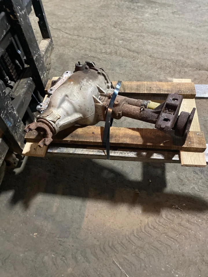 Used Differential Carrier Assembly fits: 2011 Chevrolet Silverado 2500 pickup Fr - Image 1 of 4