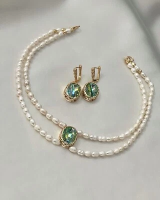Juego de collar de perlas naturales con pendientes de cristal verde oro blanco placa de oro de 18 quilates Foto 1 de 4