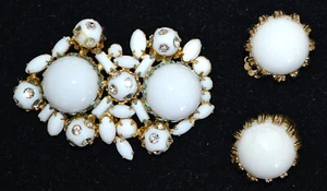 VINTAGE Alice Caviness MILK GLASS RHINESTONE BROOCH, MARRIED EARRING PARURE, SET - Picture 1 of 12