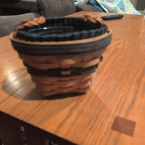 1999 Longaberger Collectors Club Renewal Basket w/ Liner & Protector - Picture 1 of 6