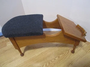 Vintage MCM Schuhverkäuferbank massiv Eiche Polstersitz Ladenvitrine 60er Jahre - Bild 1 von 16