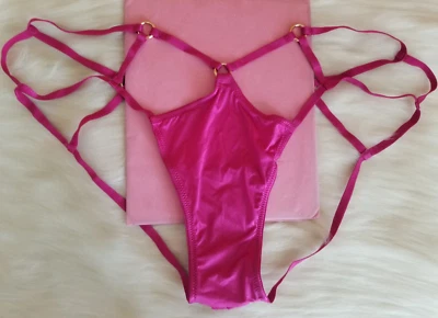 VICTORIA'S SECRET MUY SEXY PIERNA ALTA TIRAS HERRAJES DESCARADOS PANTY XL ROSA NUEVO CON ETIQUETAS Foto 1 de 4