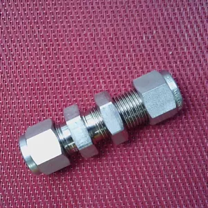 Bi-Lok® 3/8" Tube OD BULKHEAD Union Compression 316 Stainless Steel - Picture 1 of 3