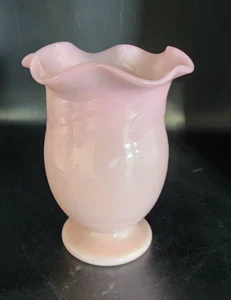Bellissimo antico vaso in vetro opalino rosa - Foto 1 di 4