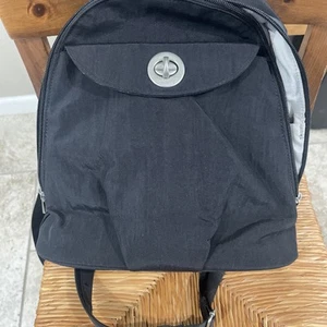 Baggallini Dallas Convertible Backpack 11”x12” Black Nylon GUC Retails $98 - Picture 1 of 7