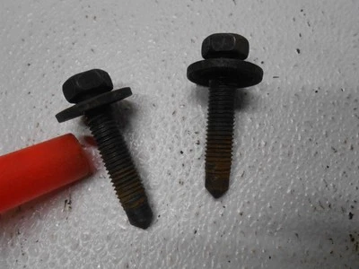 2004 jeep Grand Cherokee SEAT BOLTS RH OR LH  - Image 1 of 4