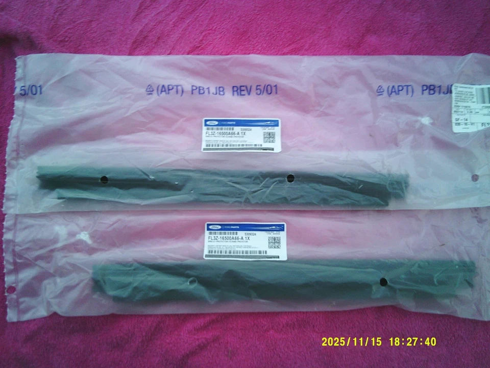 Deflector protector lateral techo corredizo FL3Z-16500A66-A nuevo OEM Ford 2015-2021 Foto 1 de 3