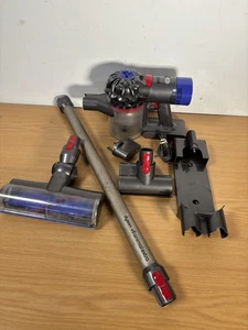 Dyson V8 Animal Cordless Vacuum Cleaner Bundle Accessories - Picture 1 of 18