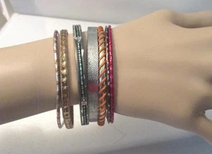 Lote de 7 pulseras de metal brazalete multicolor - Imagen 1 de 4