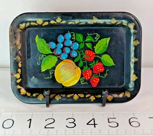 Vassoio piatto metallo vintage frutta mirtilli fragole dipinto a mano LEGGI - Foto 1 di 4