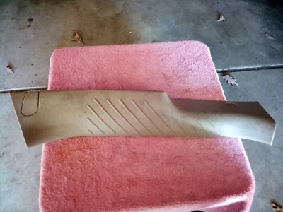 Mercury Mariner 2008 placa de alféizar trasero derecho moldura OE Foto 1 de 4