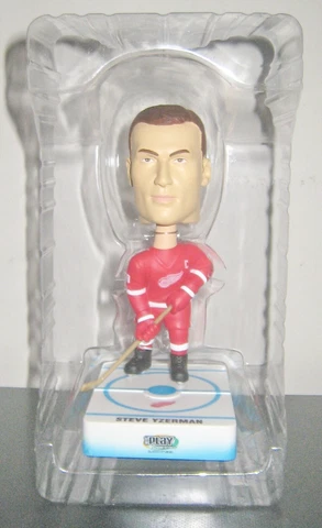 STEVE YZERMAN #19 DETROIT RED WINGS NHL ICE HOCKEY UD PLAY MAKERS BOBBLEHEAD Cover