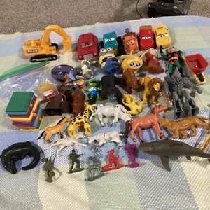 Lote de varios juguetes/figuras pequeños coleccionables algunos buenos aquí.  - Imagen 1 de 19