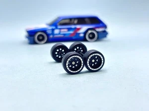 R594 Hot wheels 1/64 Rubber Real Rider # RR8 Dot Black Line Chrome 10mm Long - Bild 1 von 5