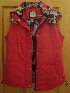 Strawberry Bay padded gilet w hood sz 10, exc & clean condn, post next day - Picture 1 of 3