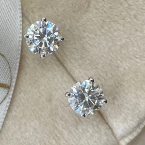 Diamond Stud Earrings IGI Certified E VS1 8Carat Round Labcreated 14K White Gold - Picture 1 of 7