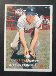 1957 Topps #122 Ken Boyer Cardenales de San Luis en muy buen estado/excelente sin pliegues - Imagen 1 de 2
