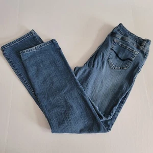 St John Bay Size 12 Classic Fit Straight Leg Medium-wash Mid-Rise Blue Jeans - Picture 1 of 8
