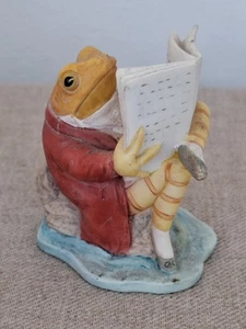 Border Fine Arts The World of Beatrix Potter Mr Jeremy Fisher Reading A23441 - Imagen 1 de 6