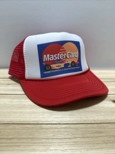 Cappello vintage Lola Mastercard Formula 1 Racing Trucker Hat snapback mai indossato berretto rosso - Foto 1 di 3