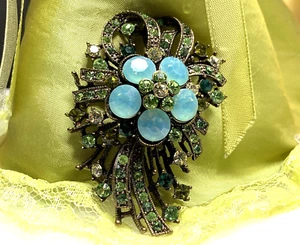 Vintage Brooch Flower Crystal Glass Gems Blue Green Silver Metal 32.33g - Picture 1 of 14