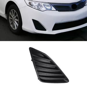 RH Passenger Side Fog Light Cover For 2012-2014 Toyota Camry L LE XLE TO1039147 - Picture 1 of 12