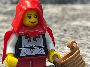 LEGO MINIFIGURES SERIES 7 #8831 - Grandma Visitor, Little Red Riding Hood Basket - Picture 1 of 6