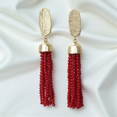 Pendientes colgantes Kendra Scott Marin chapados en oro borgoña con cuentas Foto 1 de 4