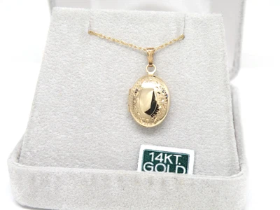 Vintage 14k Gold Small Engraved Pendant Locket  with chain, and  box. - Image 1 of 4
