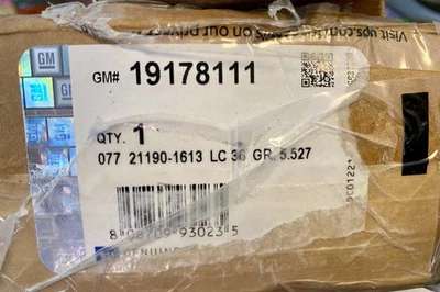 GM OEM Rear Differential-Gear Kit 19178111 NEW IN BOX - Image 1 of 4