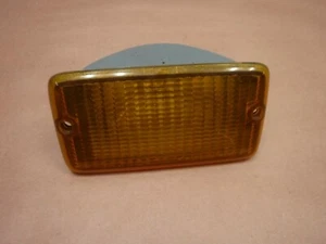 Jeep Wrangler TJ 97-06 Front Fender Marker Turn Signal Light Housing - Picture 1 of 4