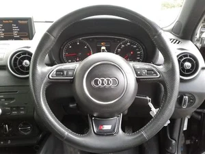 AUDI A1 S LINE SCHRÄGHECK LENKRAD 2012 MIT MULTIFUNKTIONEN - Bild 1 von 1