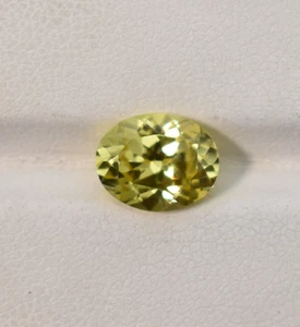AAA Ceylon Yellow Sapphire: 10X8 mm Oval Cut Loose Gemstone 3.42 Ct Lab Corundum - Picture 1 of 5