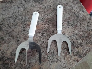 PAIR OF BETTERWARE Meat LIFTING FORKS FOR CHICKEN-MEAT-PULLING PORK ETC., - Picture 1 of 1