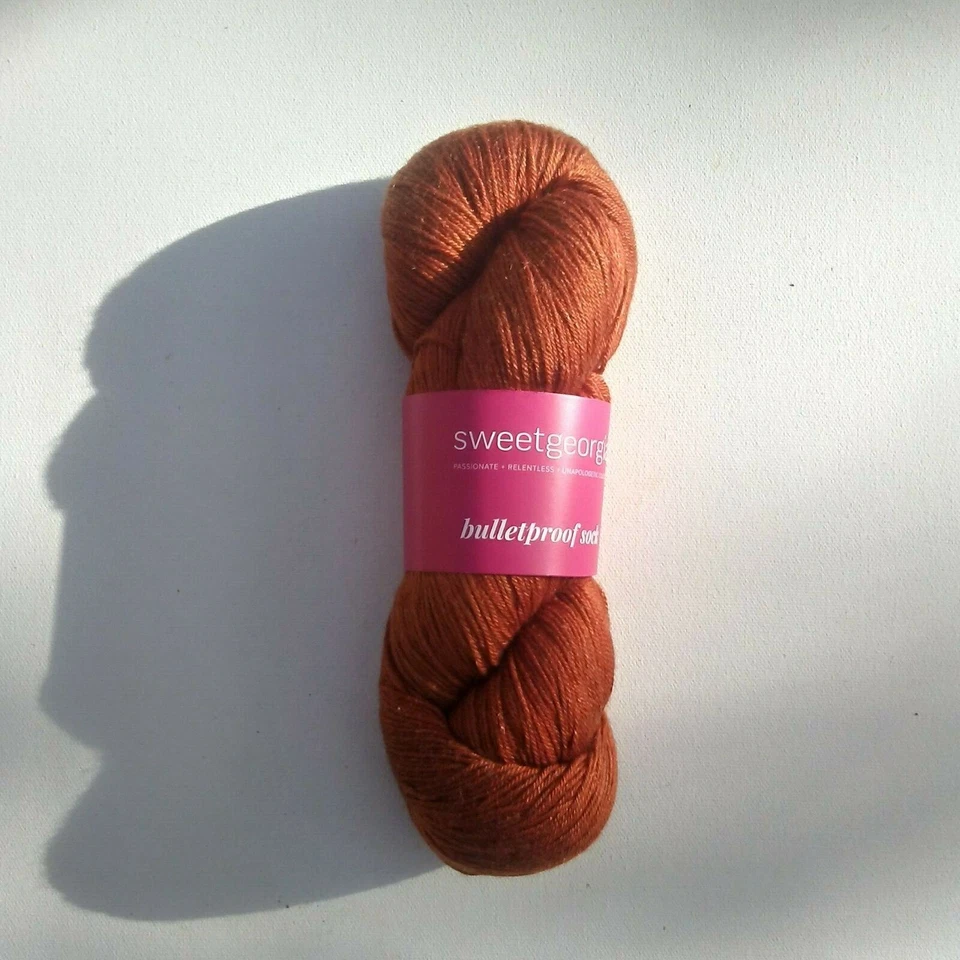 Sweet Georgia 'Calcetín a prueba de balas' (50% merino, 15% seda, 15% mohair, 20% nylon) 437y, 100g Foto 1 de 1