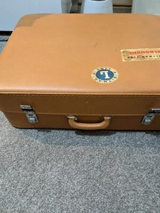 Vintage Suitcase - Picture 1 of 7