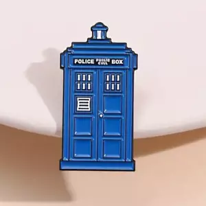 DOCTOR WHO Tardis Time Machine Enamel & Metal Pin Badge FREE POST - Picture 1 of 6
